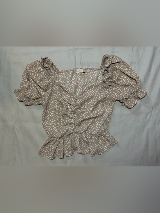Altar'd State Tops - Altar'd State Polka DotPuff Sleeve Ruched Peplum Taupe Extra Small XS